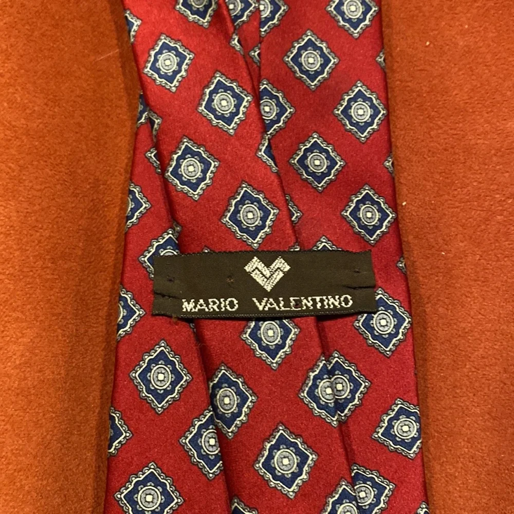 MARIO VALENTINO silk tie